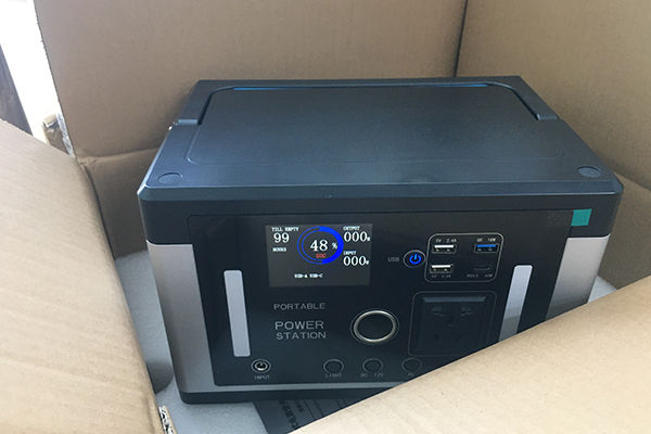 700W 휴대용 옥외 발전소 완벽한 근수 포장