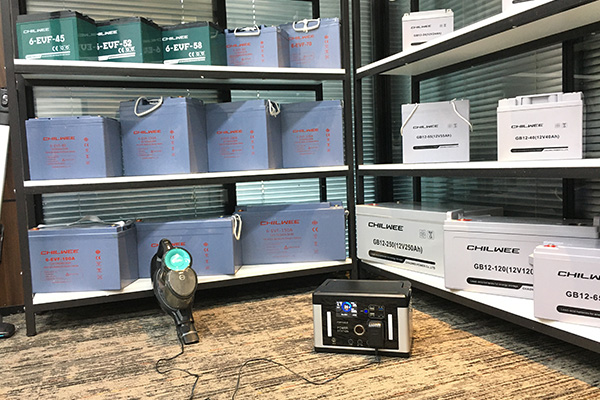 700w 스마트 휴대용 발전소 사이트 사용